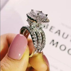 NEW 925 STERLING SILVER DIAMOND HALO RING, CUTE RING, SHINY RING.